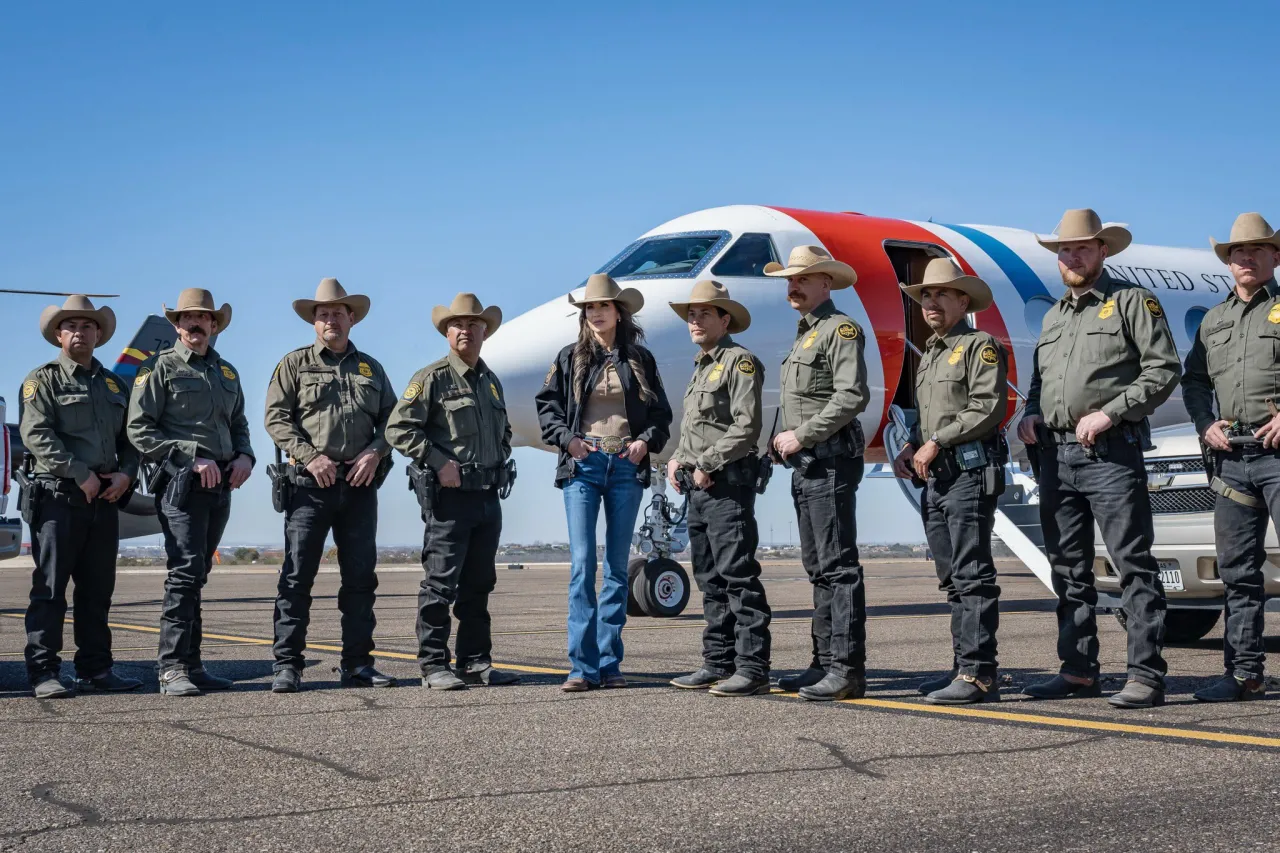 Image: Secretary Noem and Border Patrol agents in Del Rio, TX.